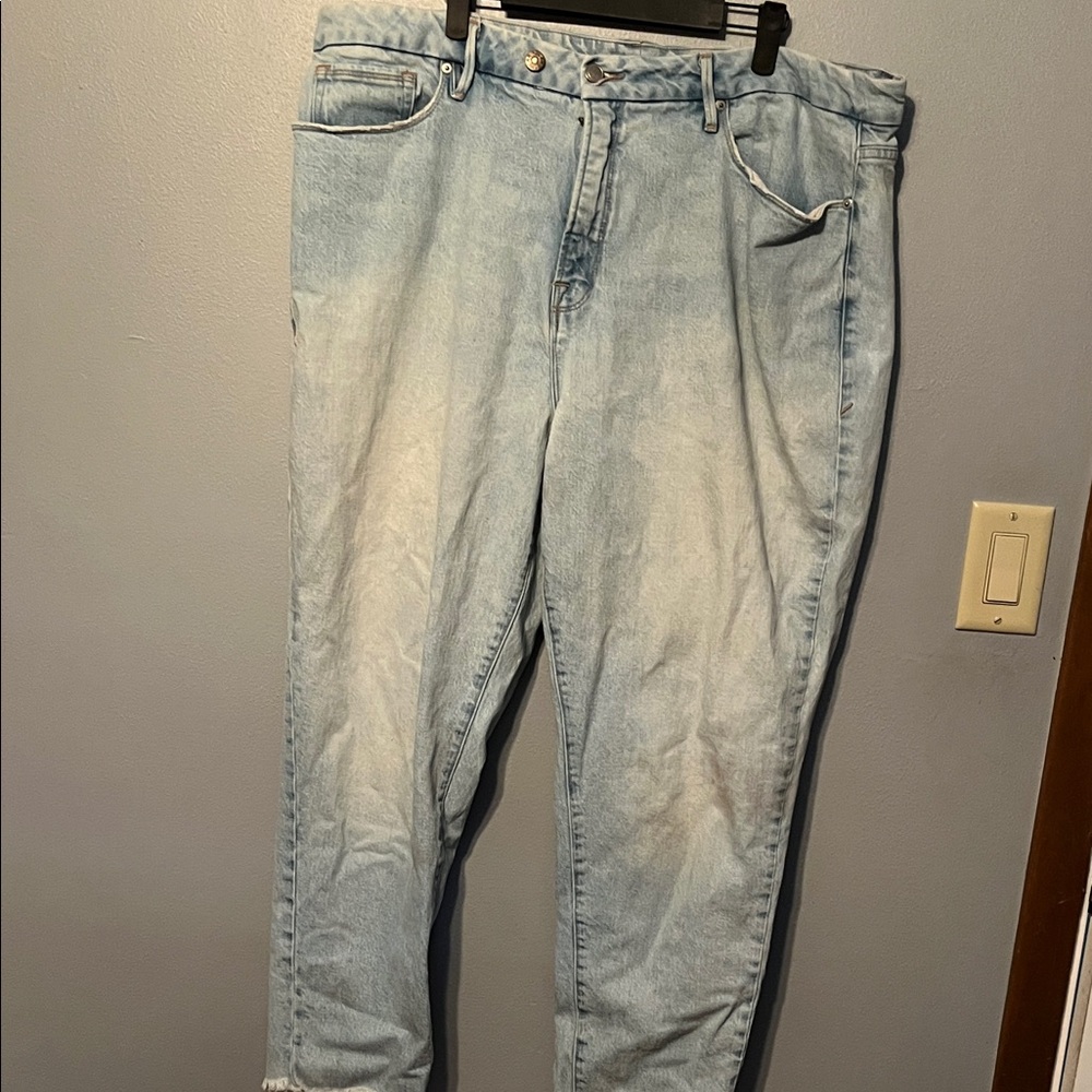 Good American Light Wash Straight Leg Jeans